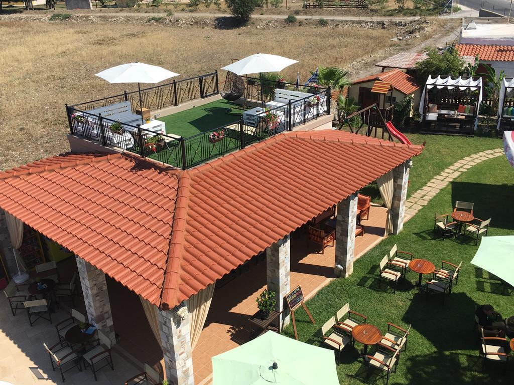 Socrates Studios Тигаки Экстерьер фото