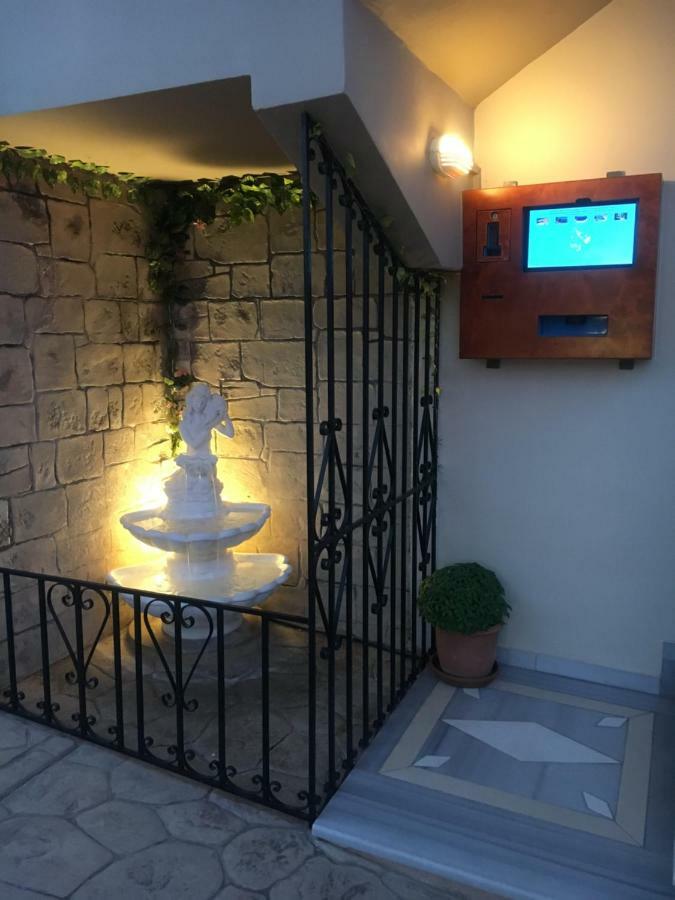Socrates Studios Тигаки Экстерьер фото